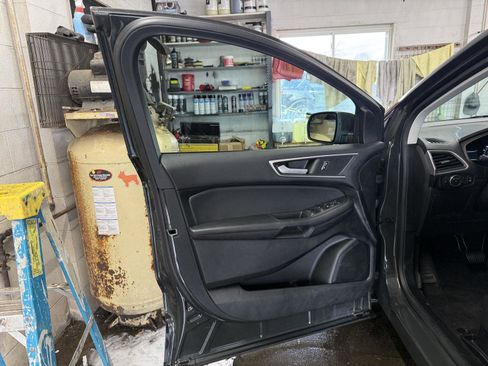 Used 2022 Ford Edge SEL w/ Convenience Package image 11