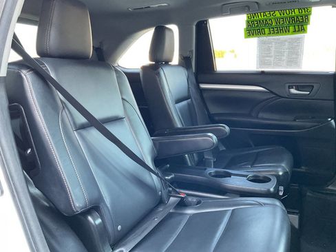 Used 2015 Toyota Highlander XLE image 43