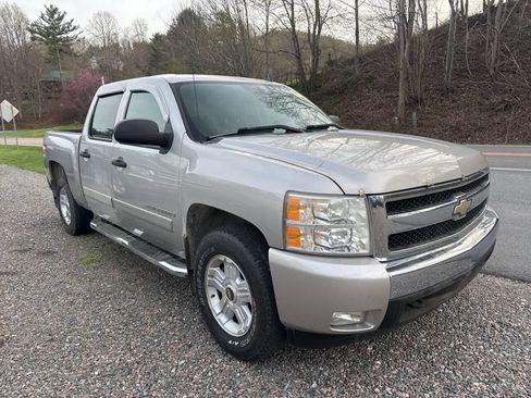 Used 2008 Chevrolet Silverado 1500 LT w/ Towing Package image 5