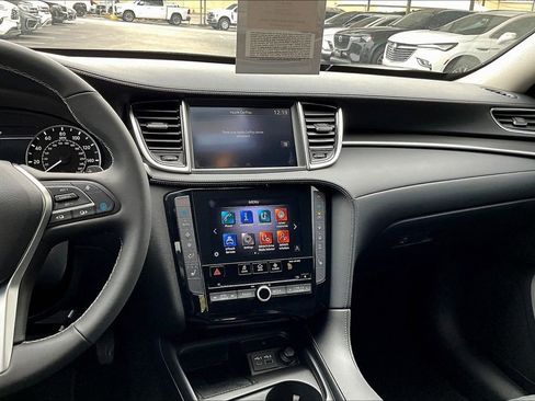 Certified 2025 INFINITI QX50 Luxe image 11