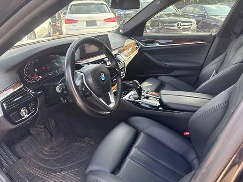 Used 2020 BMW 530i w/ Convenience Package RWD image 9