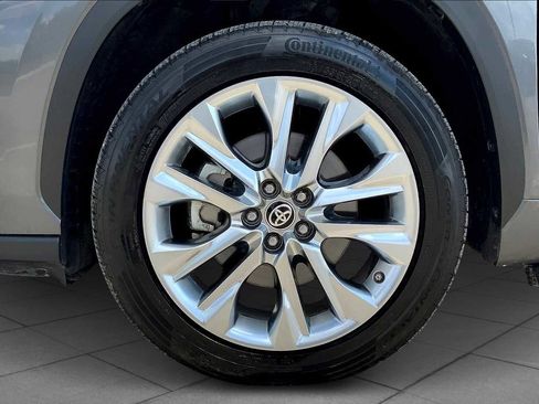 Used 2020 Toyota Highlander Limited FWD image 11