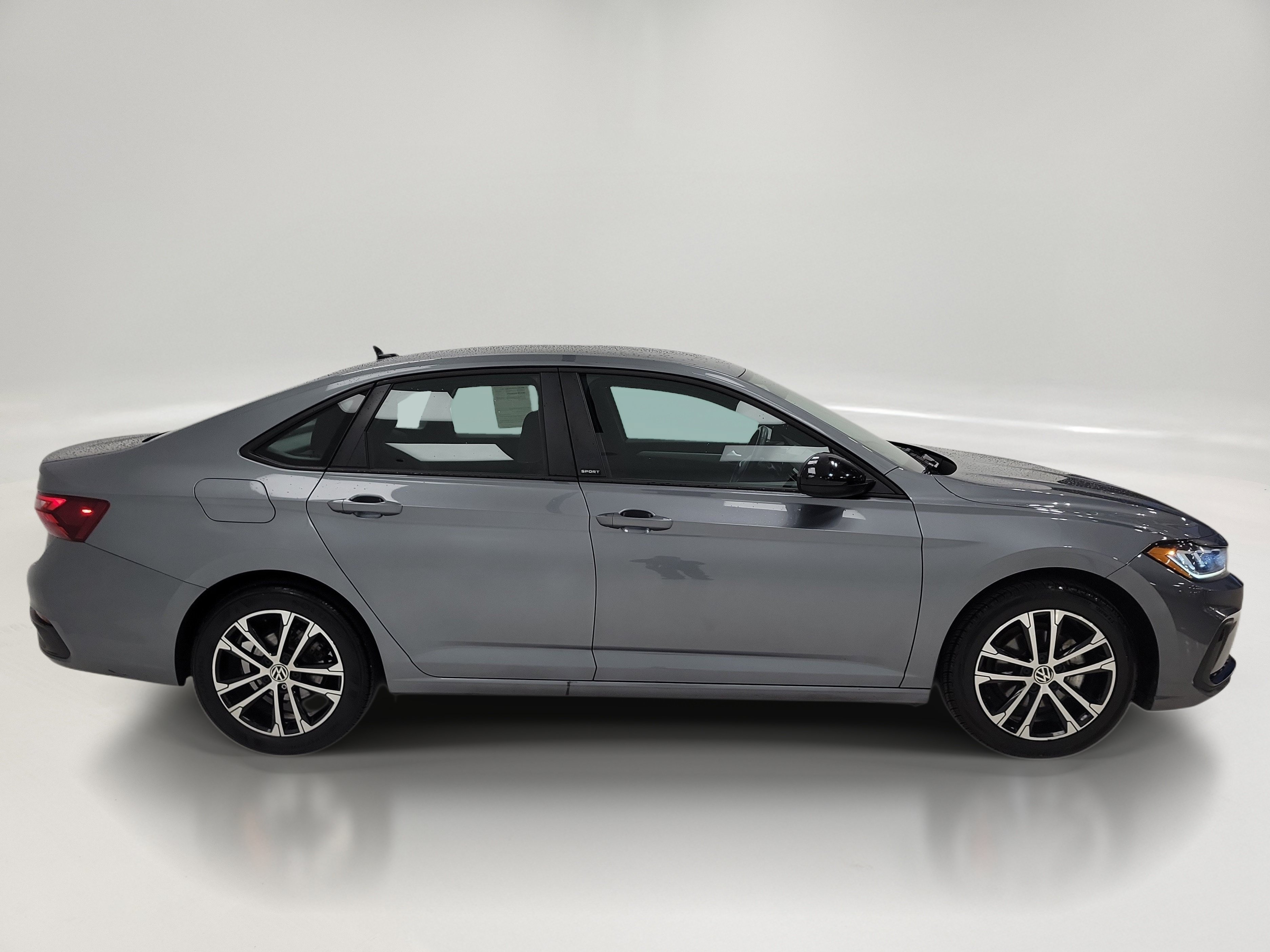 Used 2025 Volkswagen Jetta Sport FWD image 4