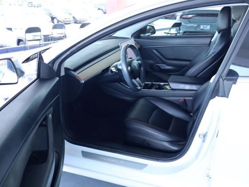 Used 2018 Tesla Model 3 Mid Range RWD image 14