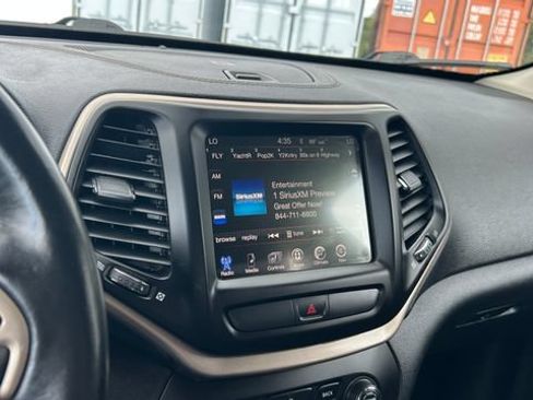 Used 2016 Jeep Cherokee Limited AWD/4WD image 22