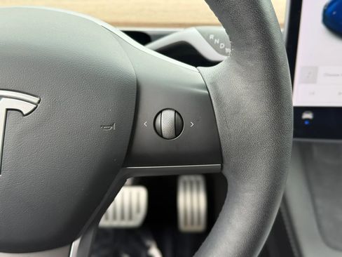 Used 2021 Tesla Model Y Performance image 19