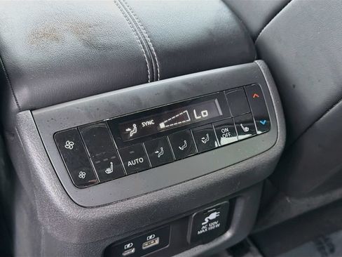 Used 2022 Nissan Pathfinder Platinum w/ Cargo Package FWD image 20