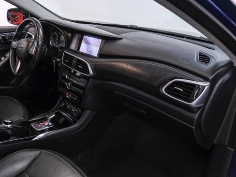 Used 2018 INFINITI QX30 Premium w/ Cargo Package image 15