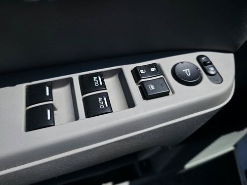 Used 2011 Honda Pilot EX-L image 25
