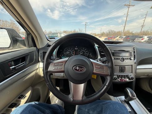 Used 2010 Subaru Outback 2.5i Premium image 26