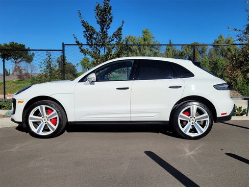 Certified 2024 Porsche Macan S image 2