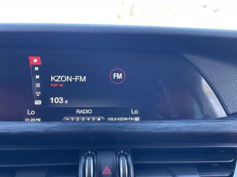 Used 2019 Alfa Romeo Stelvio image 20