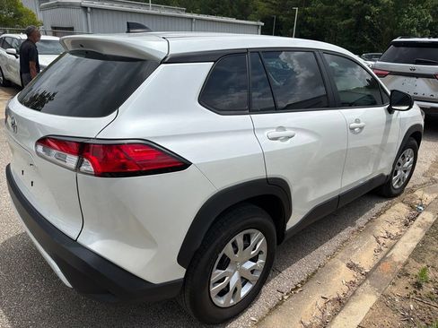 Used 2024 Toyota Corolla Cross L FWD image 3