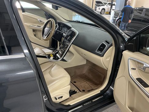 Used 2015 Volvo XC60 T6 Premier Plus image 16