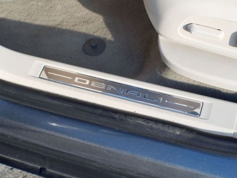 Used 2022 GMC Acadia Denali w/ Denali Ultimate Package image 32