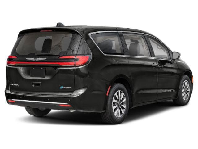 Used 2024 Chrysler Pacifica Premium FWD image 2