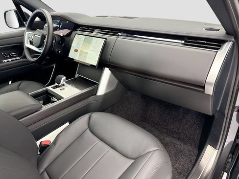 New 2026 Land Rover Range Rover Long Wheelbase SE AWD/4WD image 16