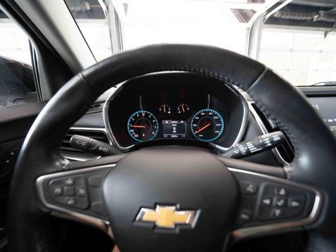 Used 2018 Chevrolet Equinox LT FWD image 15