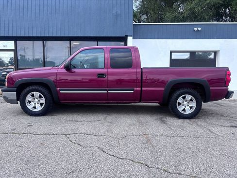 Used 2004 Chevrolet Silverado 1500 LS w/ Light Duty Power Package RWD image 12