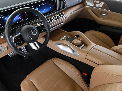 Used 2024 Mercedes-Benz GLS 450 4MATIC image 15