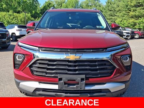 Used 2024 Chevrolet TrailBlazer LT AWD/4WD image 2