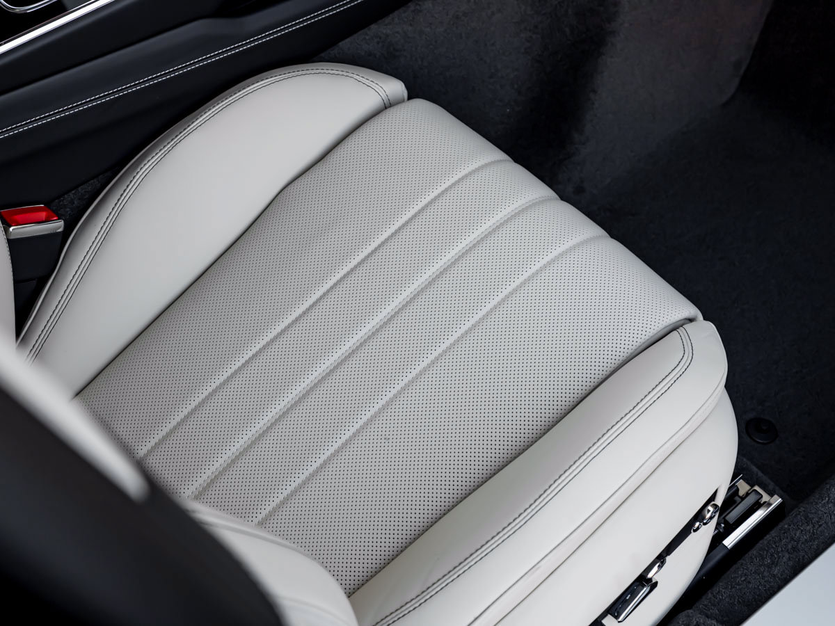 Used 2026 Bentley Flying Spur V8 AWD/4WD image 36