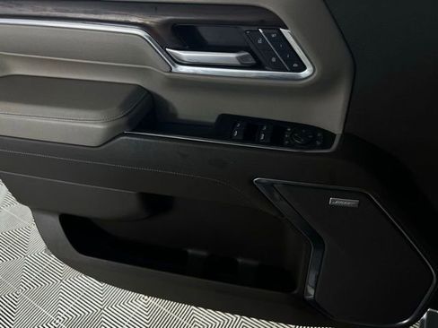 Used 2024 GMC Sierra 2500 SLT w/ SLT Premium Package image 28