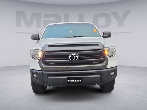 Used 2017 Toyota Tundra SR5 AWD/4WD image 8
