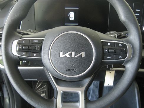 Certified 2023 Kia Sportage LX image 10