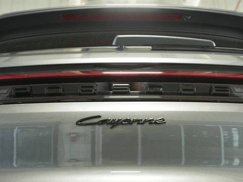 New 2025 Porsche Cayenne E-Hybrid AWD/4WD image 39