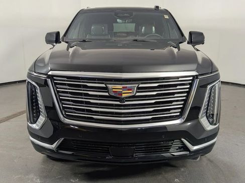 Used 2025 Cadillac Escalade Premium Luxury Platinum image 3
