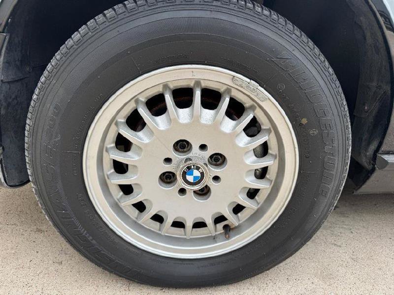 Used 1991 BMW 325i Convertible RWD image 29