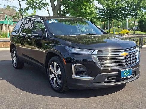 Certified 2023 Chevrolet Traverse LT w/ LT Premium Package AWD/4WD image 5