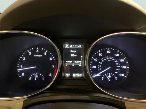Used 2017 Hyundai Santa Fe Limited FWD image 15