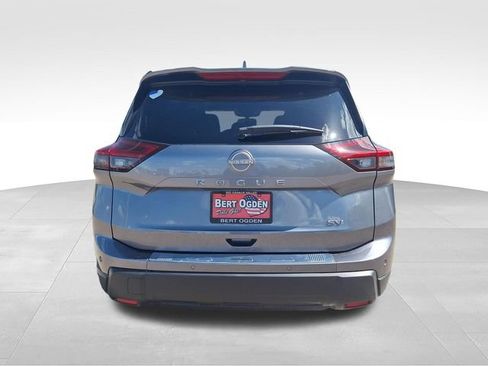 Certified 2024 Nissan Rogue SV w/ SV Premium Package FWD image 7