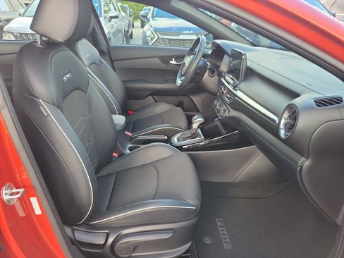 Used 2020 Kia Forte GT-Line w/ GT-Line Premium Package FWD image 7