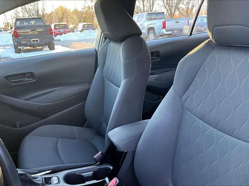 Used 2022 Toyota Corolla LE image 8