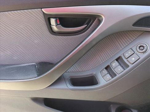 Used 2013 Hyundai Elantra GLS w/ Preferred Pkg FWD image 11