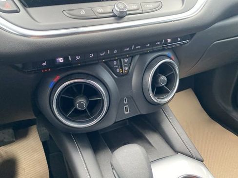 Used 2024 Chevrolet Blazer LT w/ Convenience Package image 12