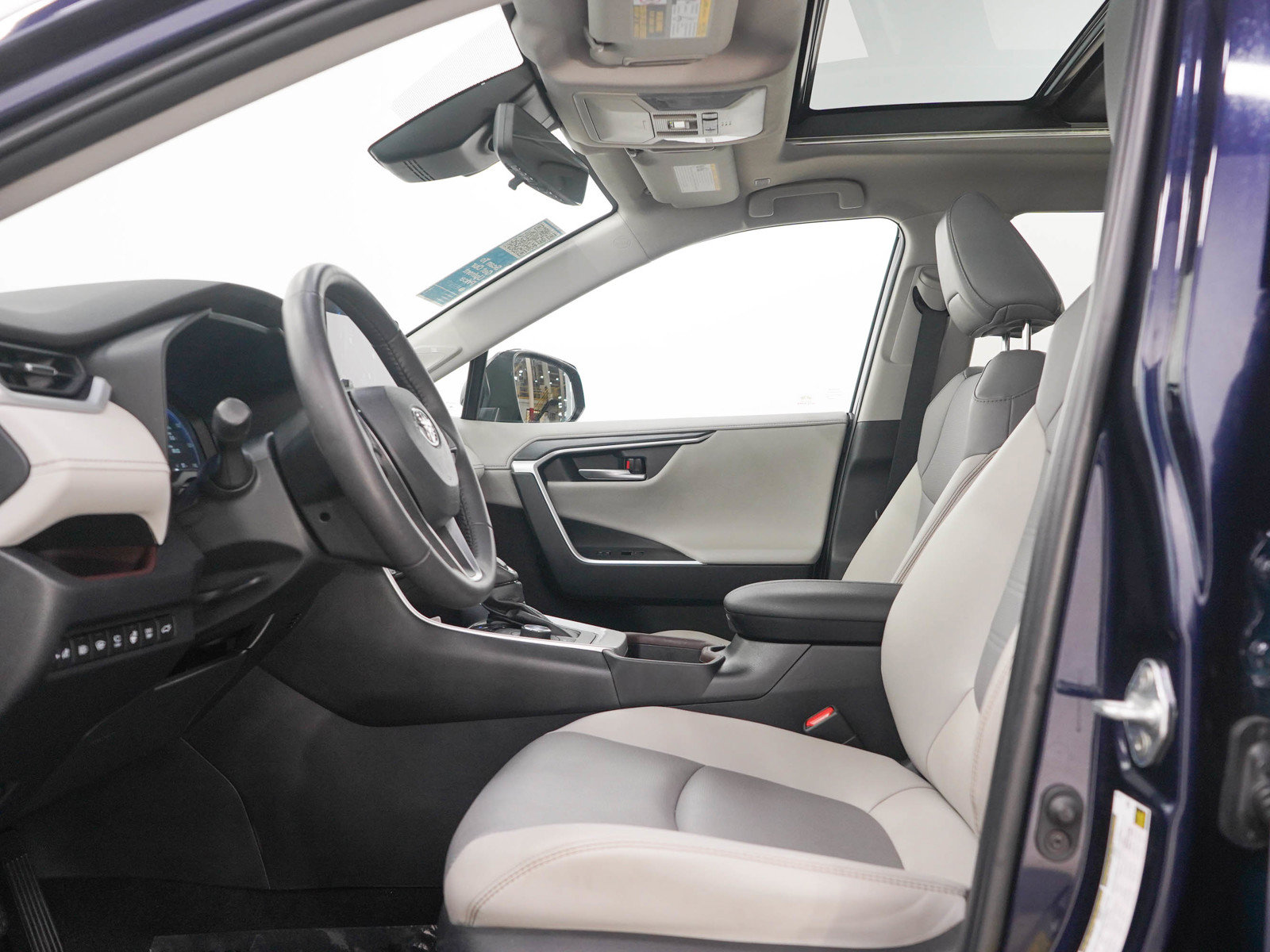 Used 2023 Toyota RAV4 Limited AWD/4WD image 24