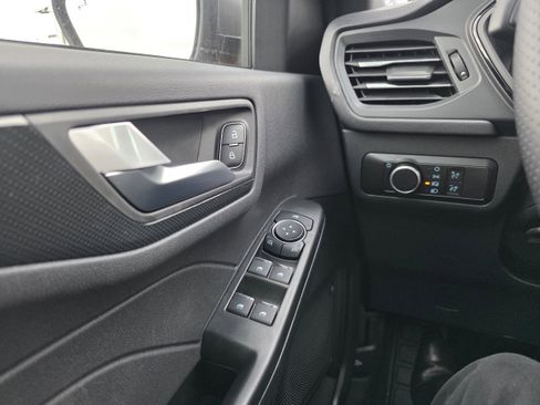 New 2026 Ford Escape ST-Line w/ Cold Weather Package image 18