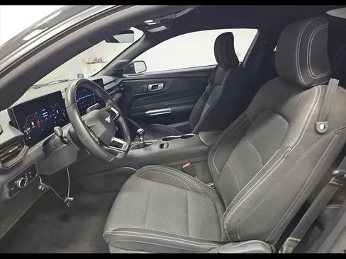 Used 2024 Ford Mustang GT RWD image 9