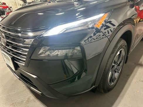 Certified 2024 Nissan Rogue SV image 27