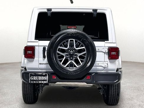 Used 2025 Jeep Wrangler Unlimited Sahara AWD/4WD image 6