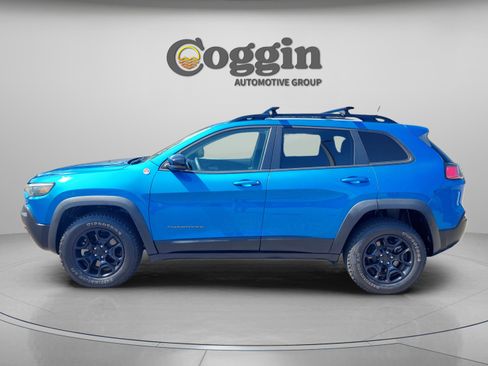 Used 2022 Jeep Cherokee Trailhawk w/ Comfort/Convenience Group image 2