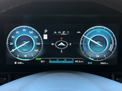 Certified 2026 Hyundai Elantra Limited FWD image 25