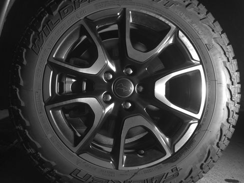 Used 2025 Jeep Compass Trailhawk image 12