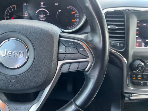 Used 2021 Jeep Grand Cherokee Laredo RWD image 24