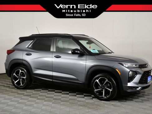 Used 2021 Chevrolet TrailBlazer RS w/ Sun and Liftgate Package image 1