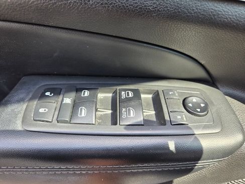 Used 2019 Jeep Grand Cherokee Limited RWD image 19